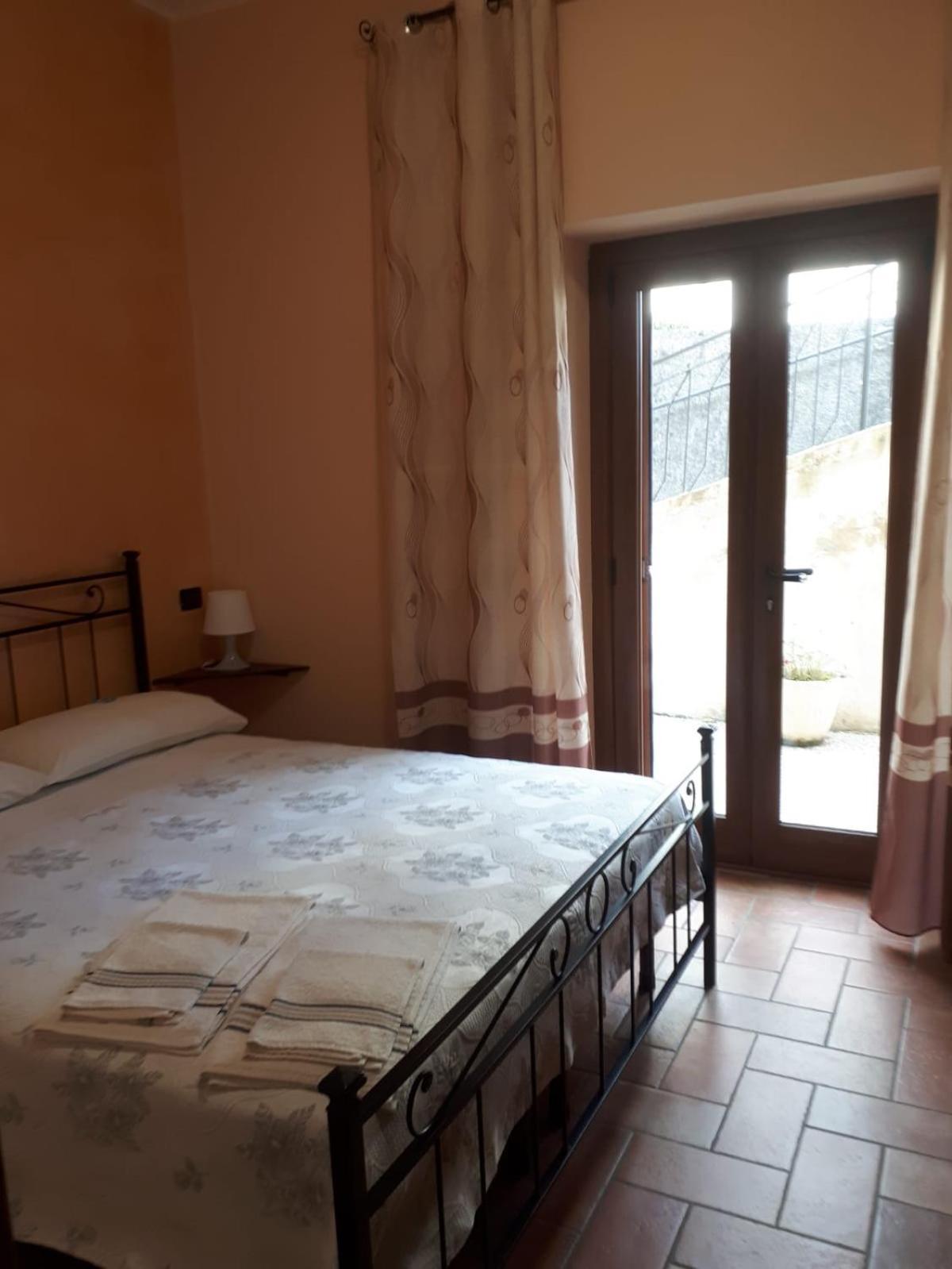 ホテル La Casa Dei Nonni Torre Orsina エクステリア 写真