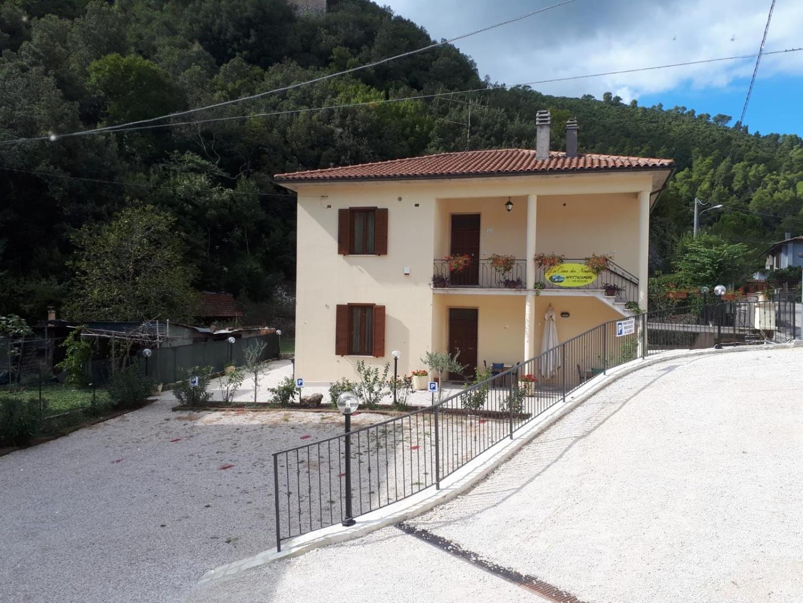 ホテル La Casa Dei Nonni Torre Orsina エクステリア 写真